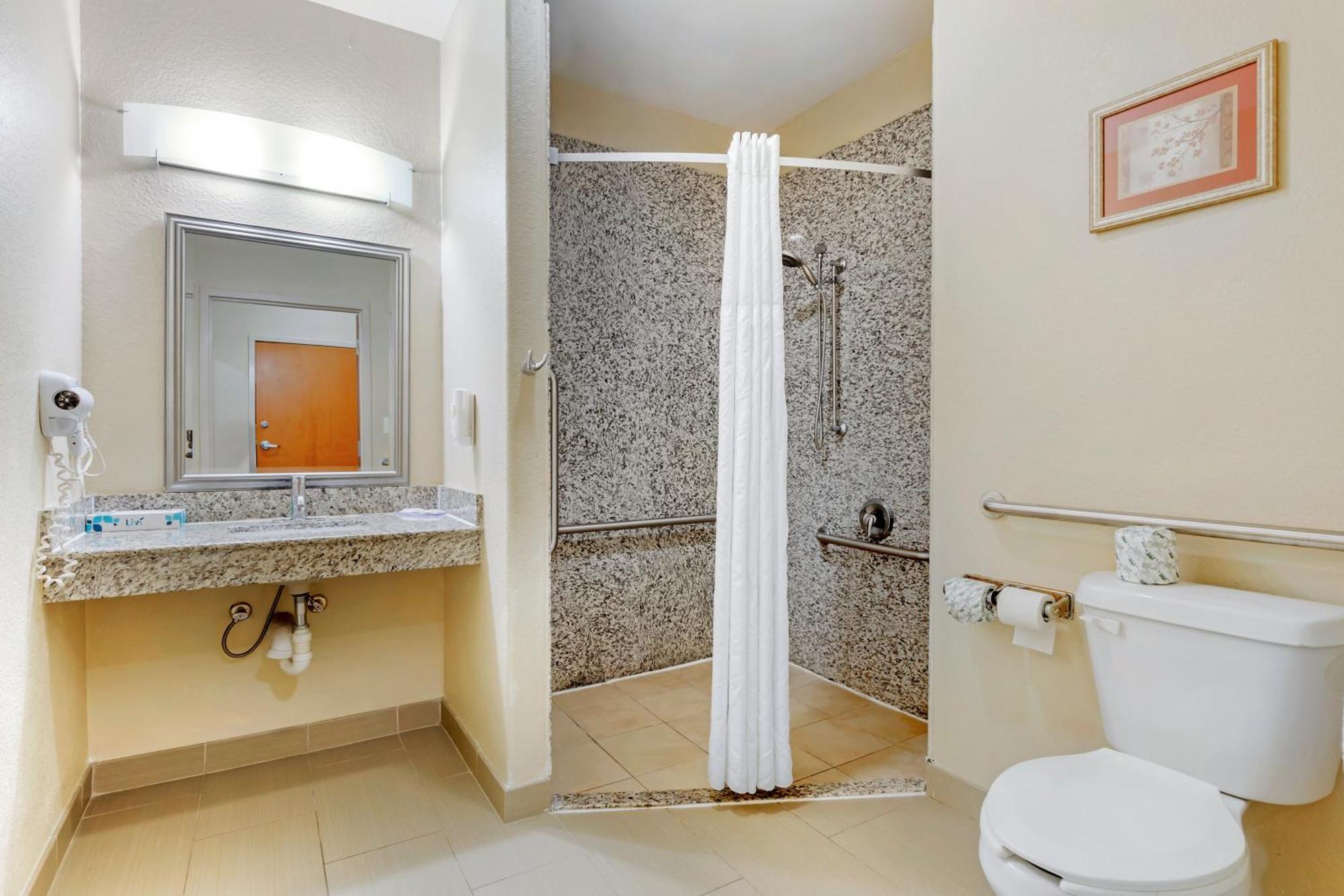 Comfort & - Portsmouth Hotel 3*